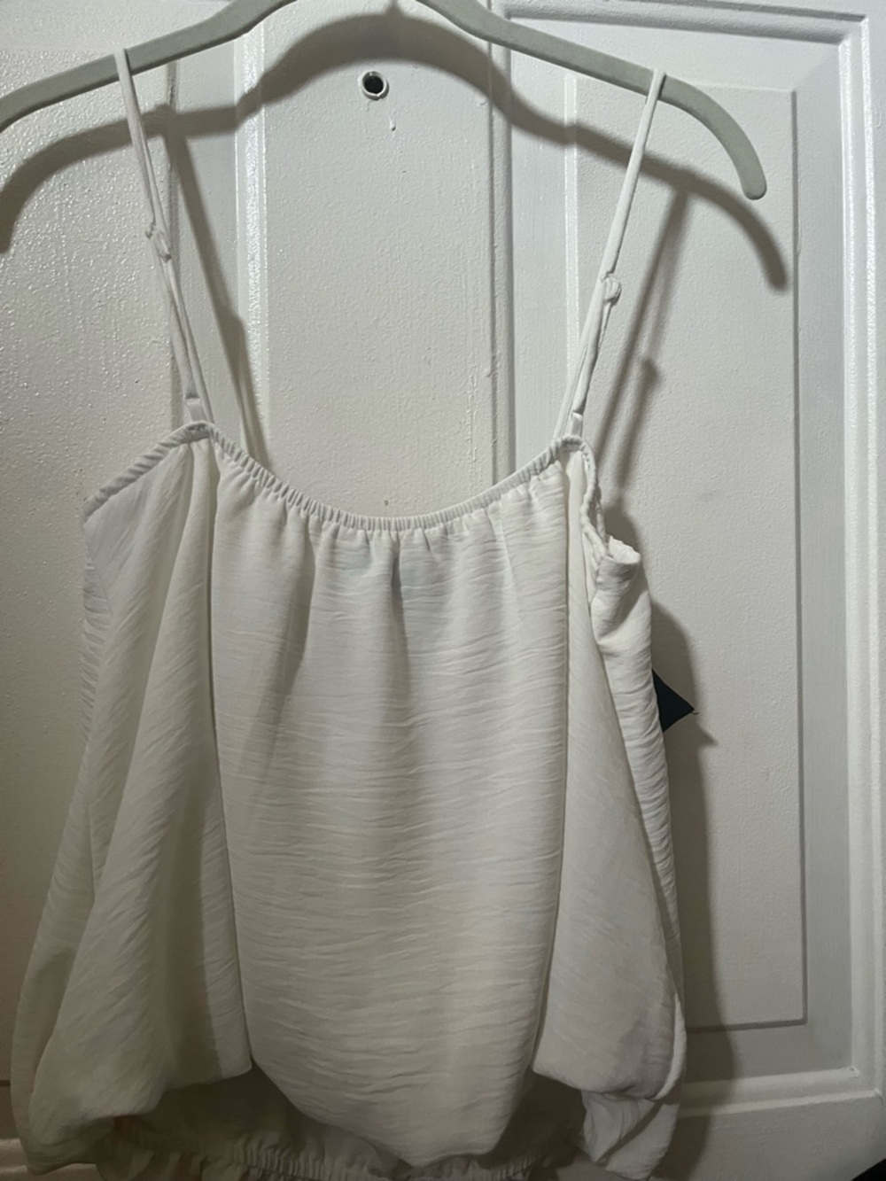 Monteau White Spaghetti Strap Top with large Black Bow - Picture 5 of 6